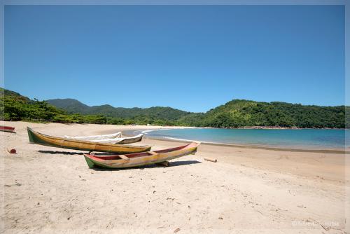 Praia do Camburi das Pedras - Ubatuba SP - Foto: Roberto Torrubia