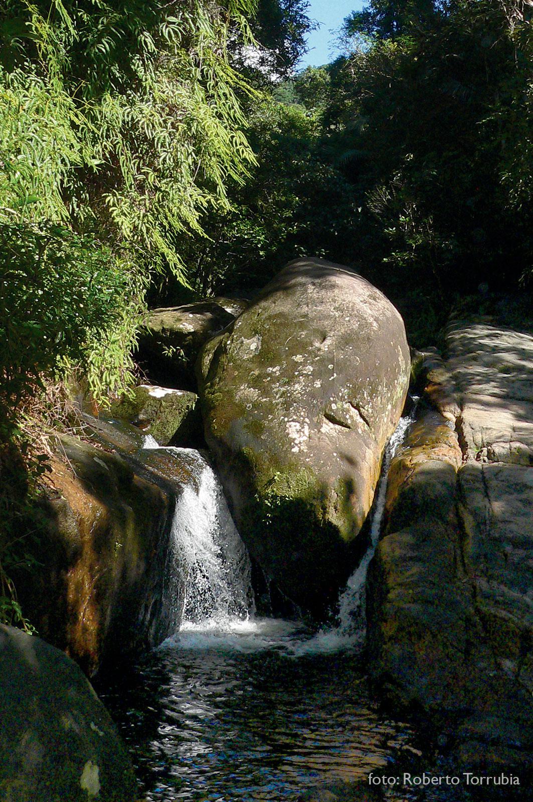 Poço Fundo- Trindade - Paraty RJ - foto: Roberto Torrubia